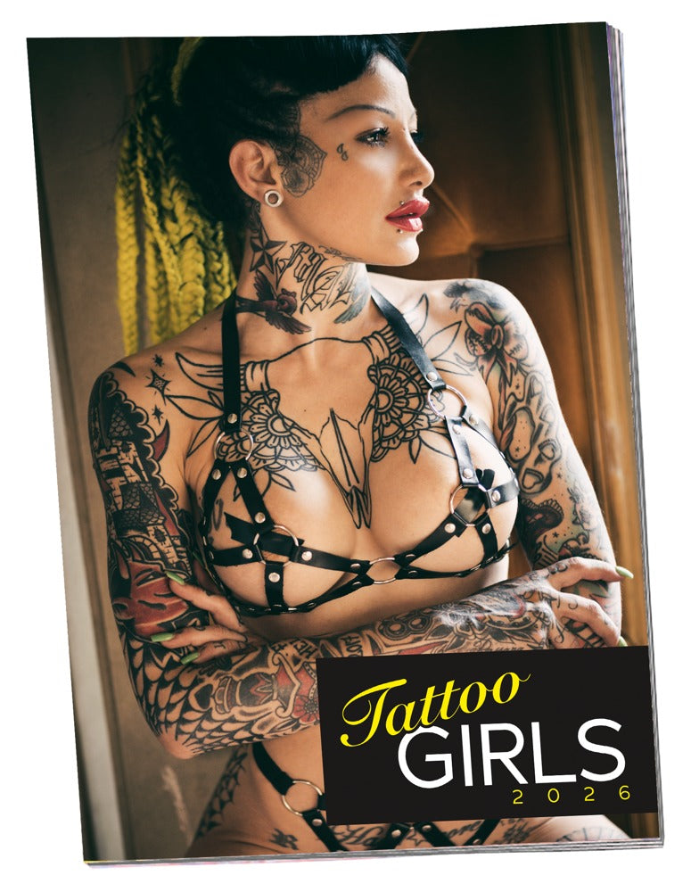 Tattoo-Girls Kalender 2026 – Cover mit tätowierter Frau
